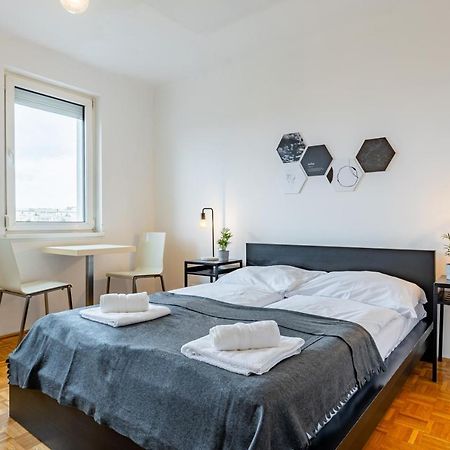 New With A View - Modern Studio Wien Exterior foto