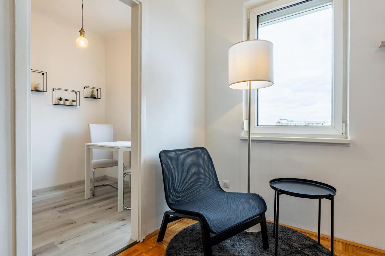 New With A View - Modern Studio Wien Exterior foto
