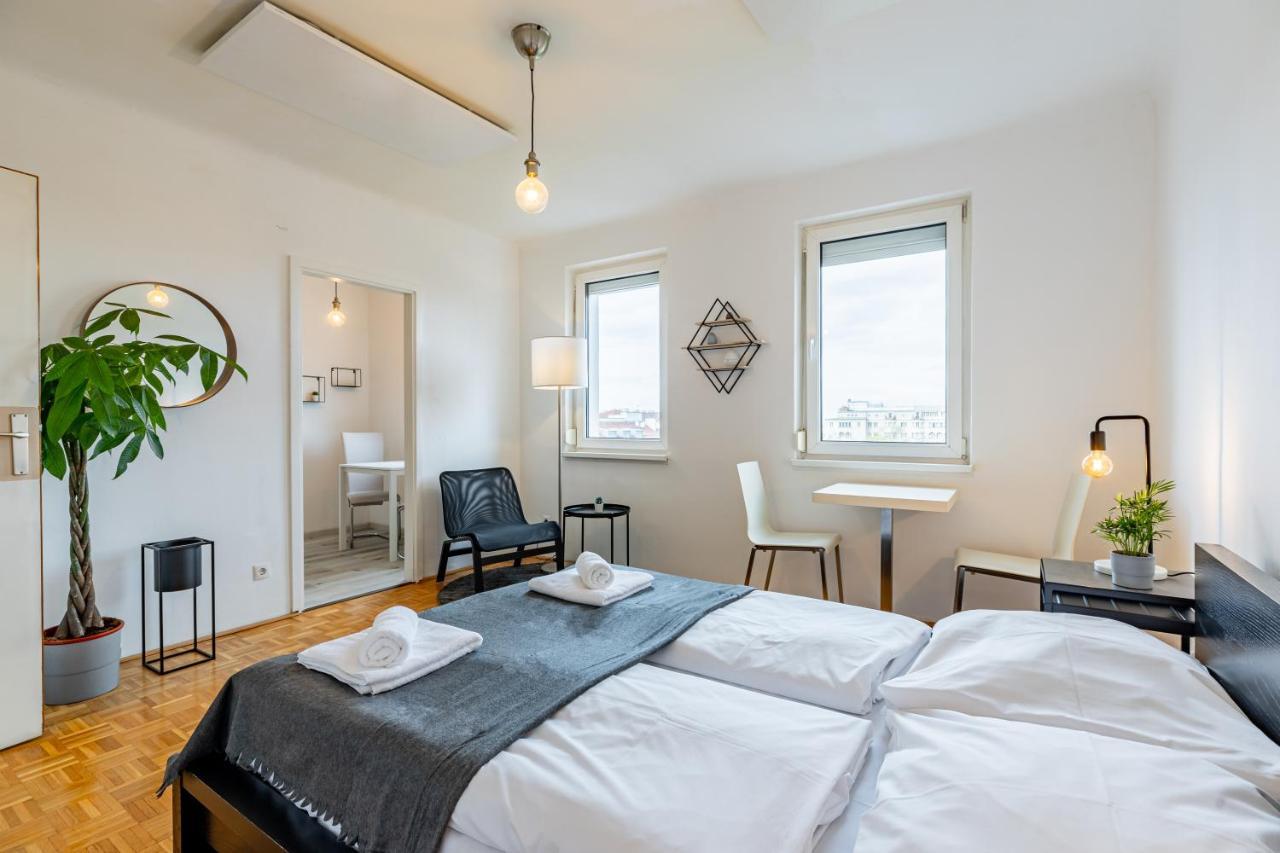 New With A View - Modern Studio Wien Exterior foto