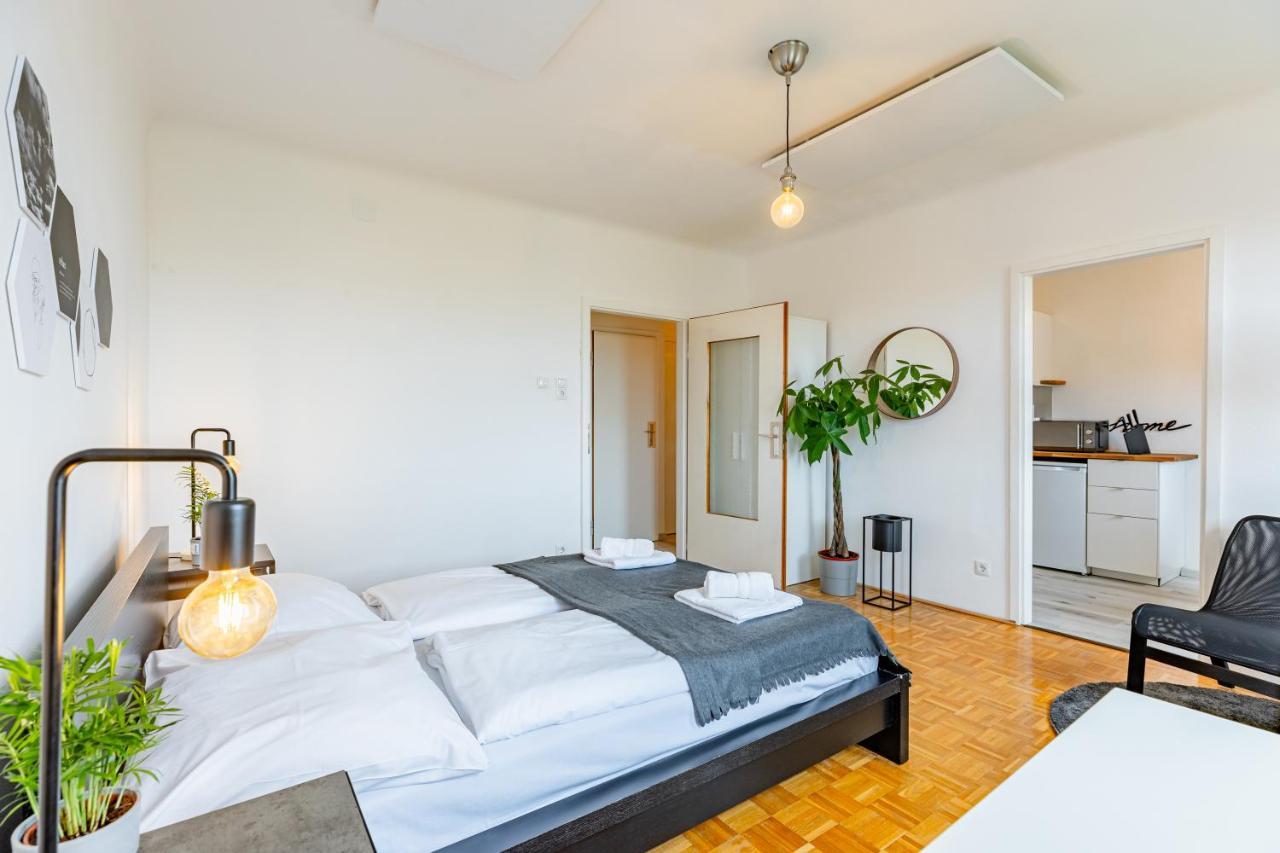 New With A View - Modern Studio Wien Exterior foto