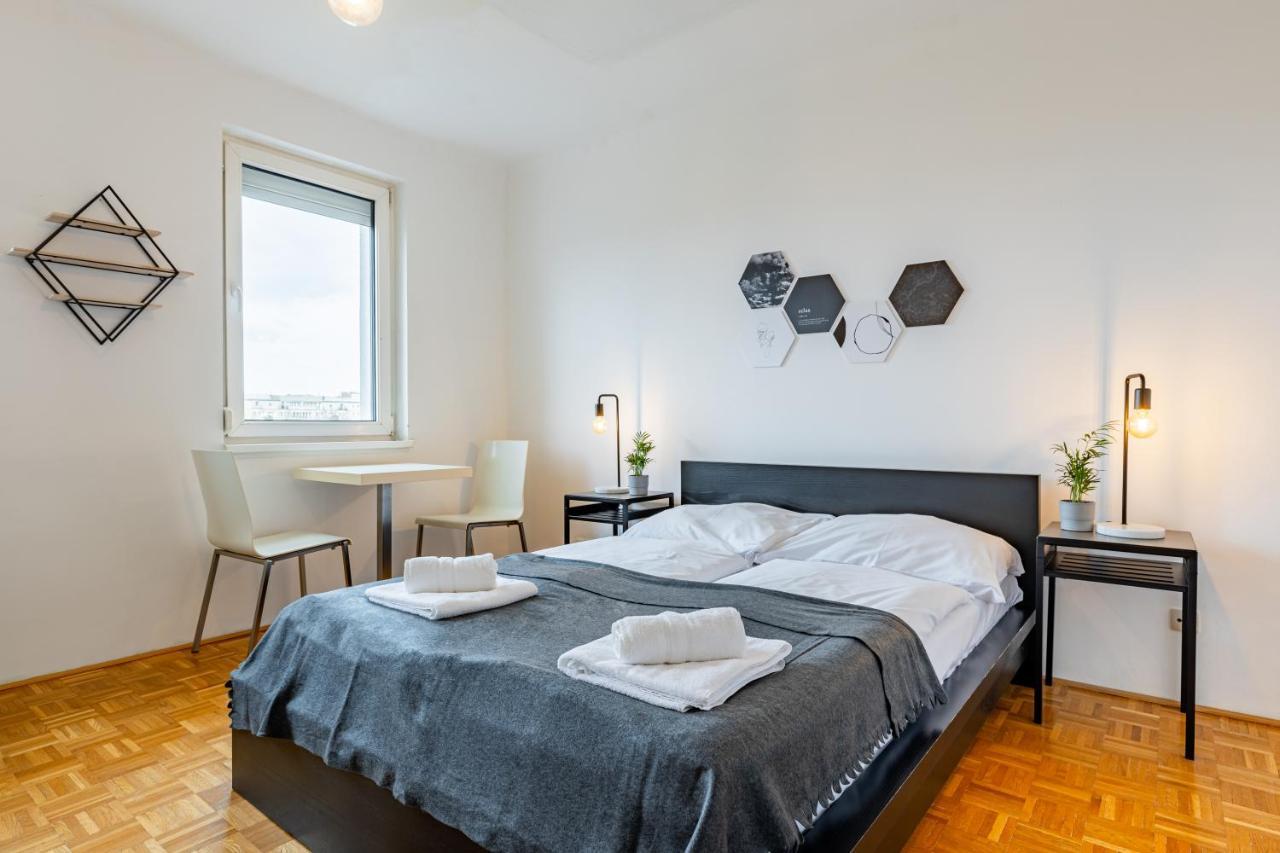 New With A View - Modern Studio Wien Exterior foto